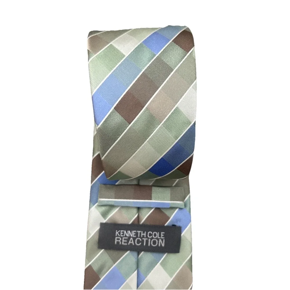 Kenneth Cole Reaction Green Blue 100% Silk Men's Neck Tie Stylish Trend‎ Modern